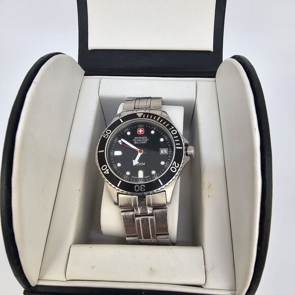 Wenger Swiss Military Men Diver Watch 40MM Black Dial Gray Band 7.5